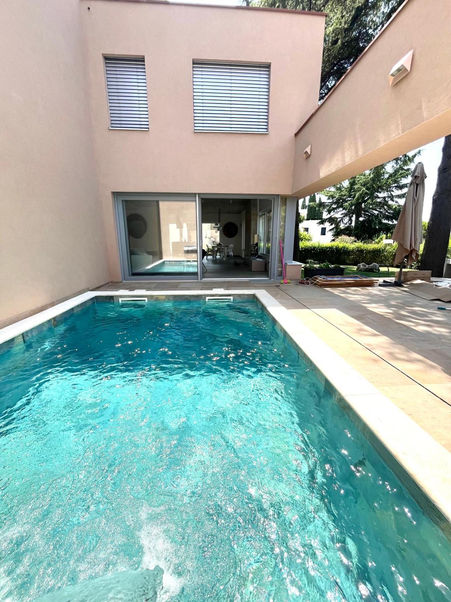 Valdora Luxury With Pool Villa *